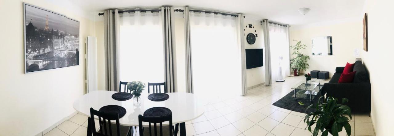 Beautiful Apartment Near Geneva Saint-Julien-en-Genevois Εξωτερικό φωτογραφία
