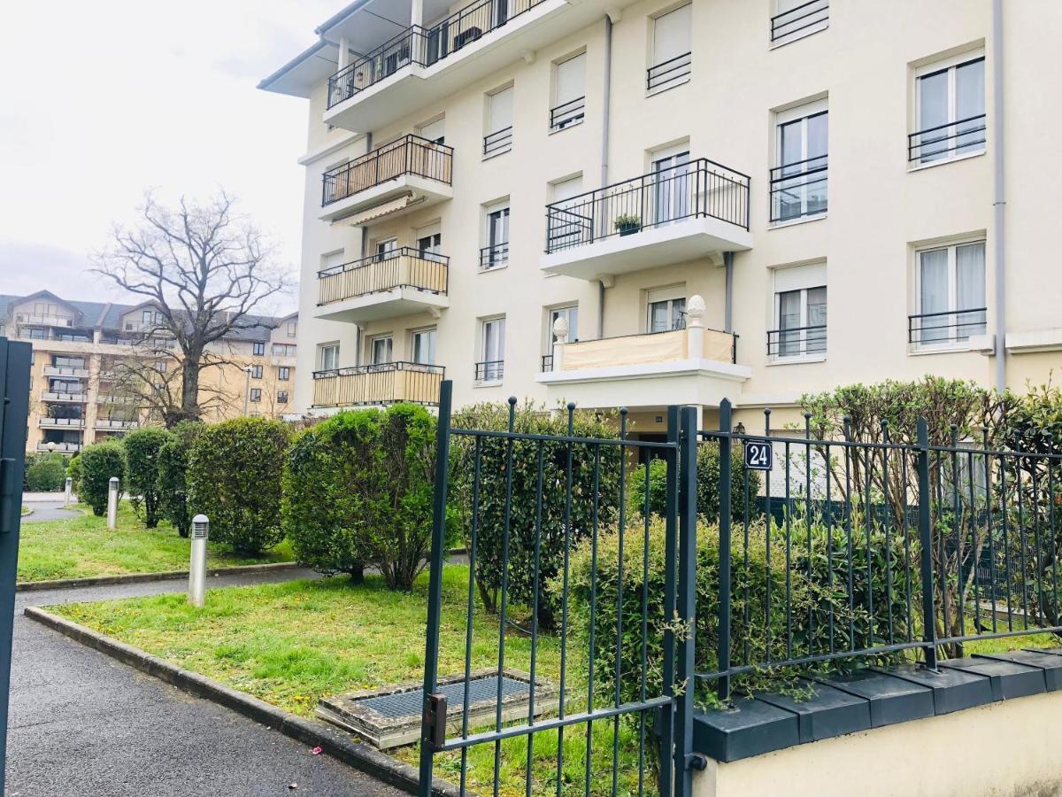 Beautiful Apartment Near Geneva Saint-Julien-en-Genevois Εξωτερικό φωτογραφία
