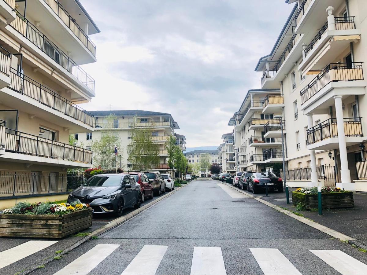 Beautiful Apartment Near Geneva Saint-Julien-en-Genevois Εξωτερικό φωτογραφία